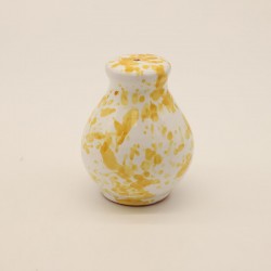 Salt&pepper with yellow dots